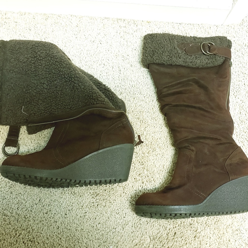 Aldo's size 10 dark brwn wedge snow boots